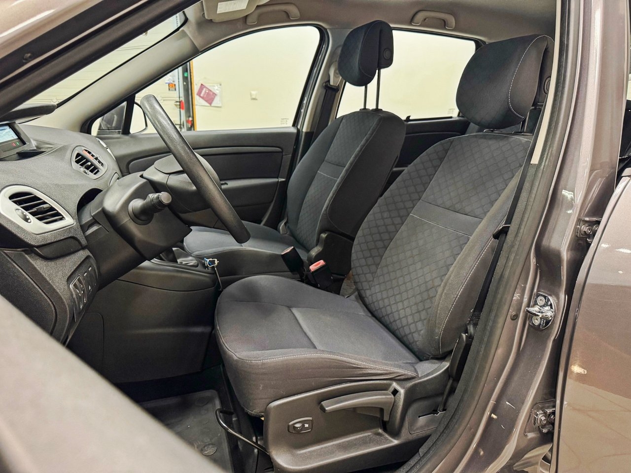Renault Scenic 1,5 dCi 2011, kuva 4/7