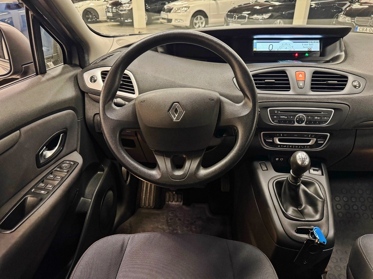 Renault Scenic 1,5 dCi 2011, kuva 2/7
