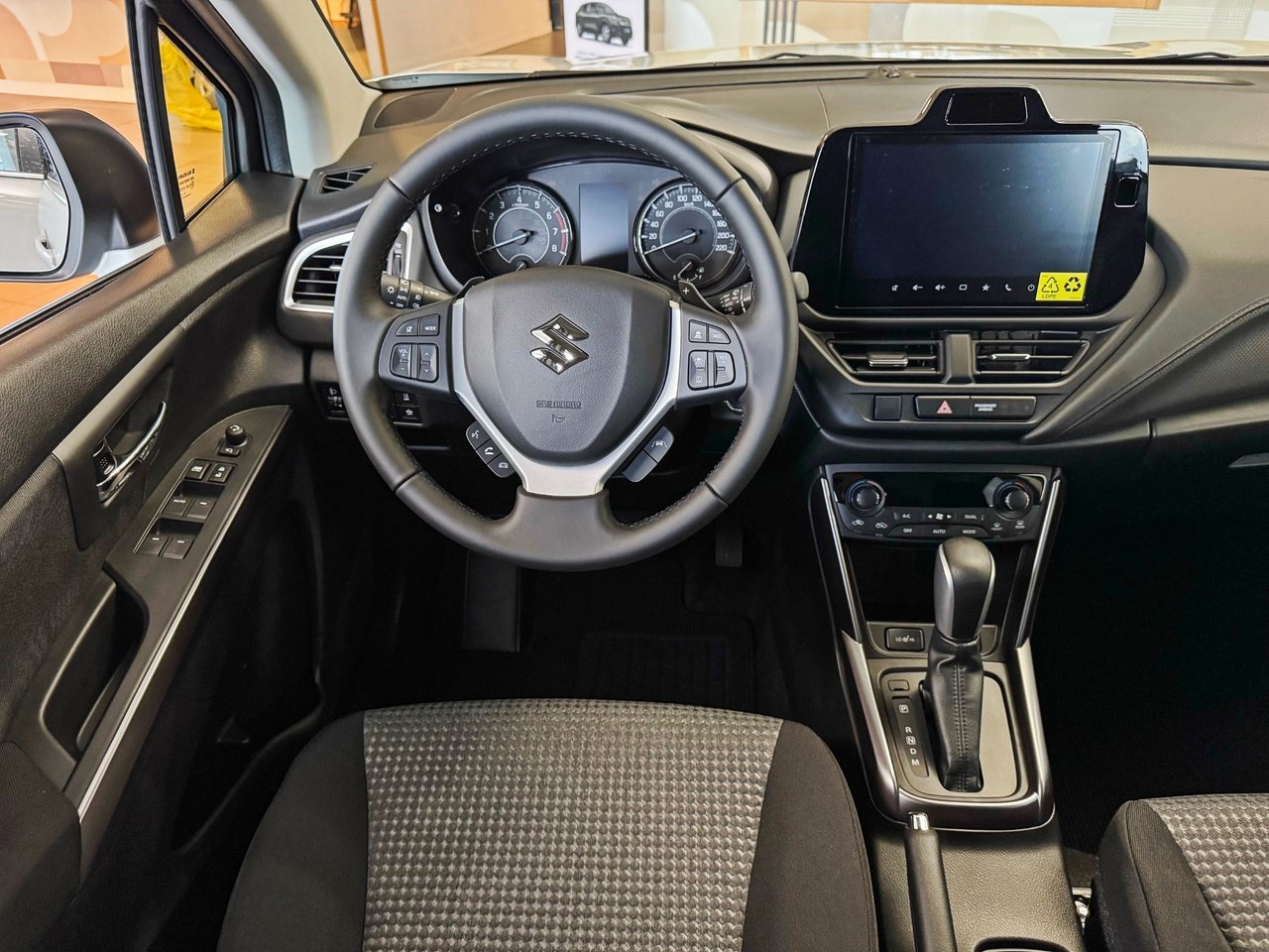 Suzuki S-Cross 2026, bild 2/7