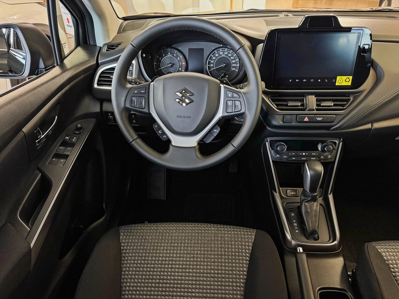 Suzuki S-Cross 2026, bild 2/7