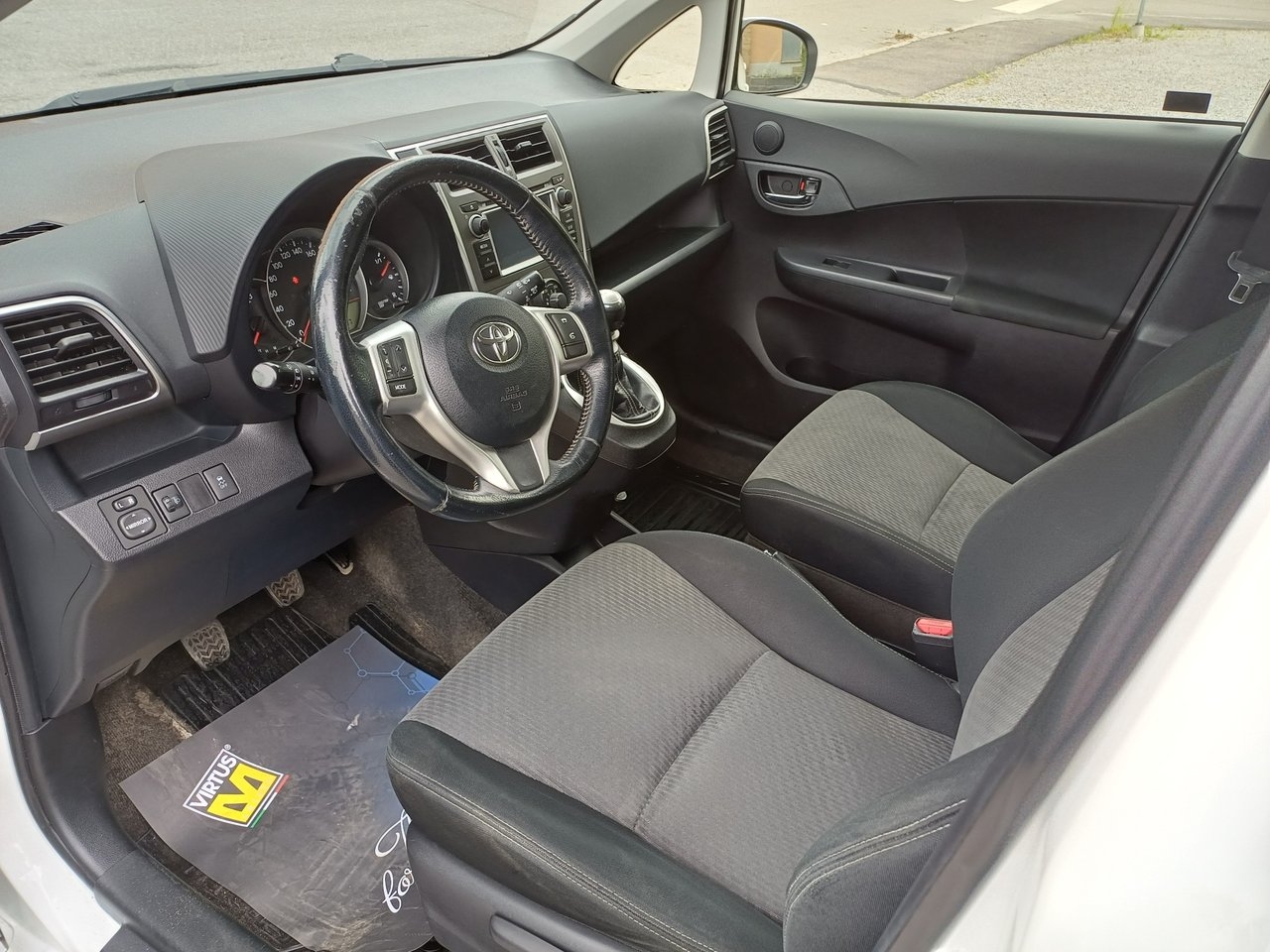 Toyota Verso-S 1.33 Dual VVT-i Euro 5 2014, photo 6/10