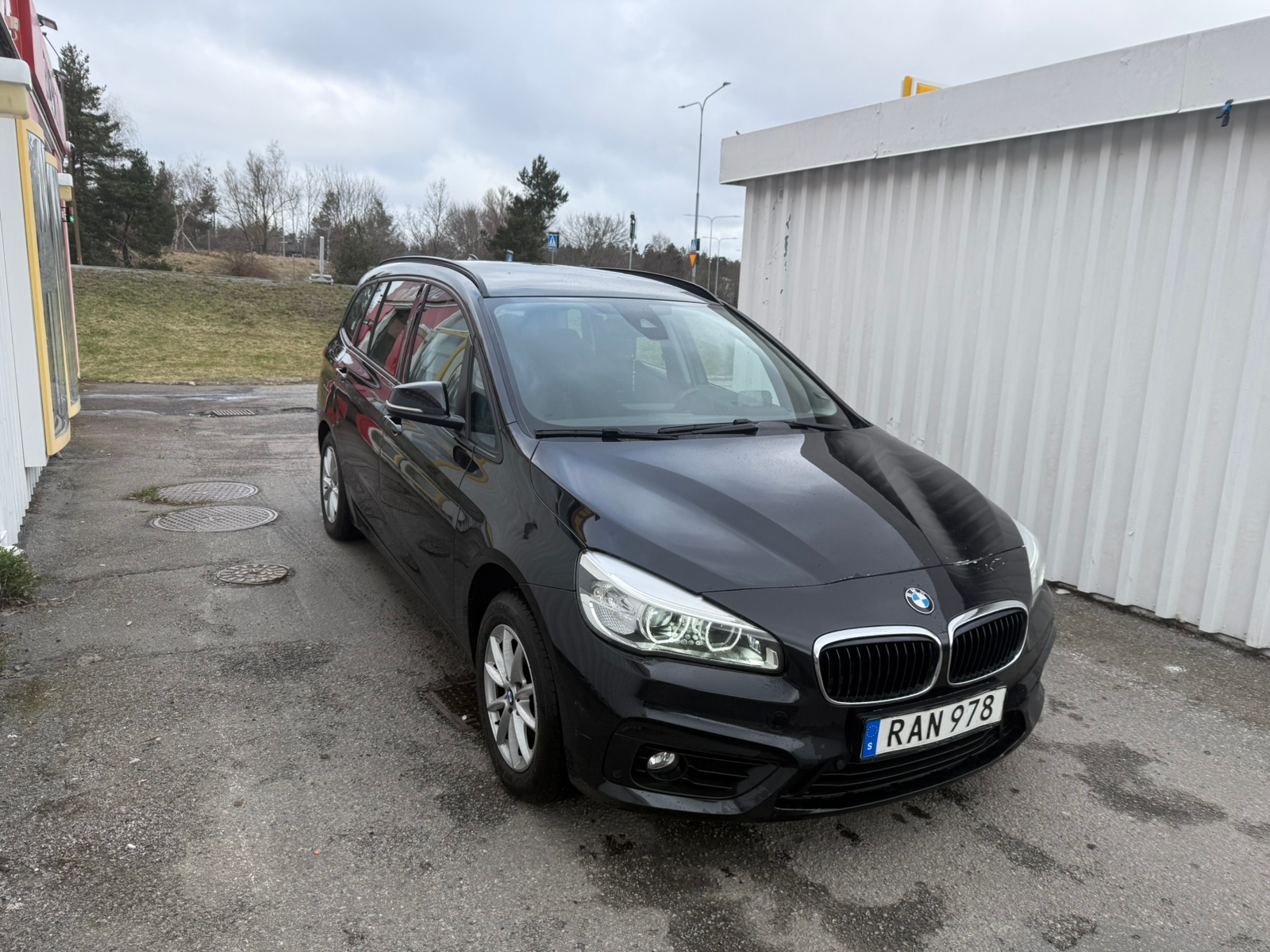 BMW 218 i Gran Tourer Steptronic 2016, bild 2/7