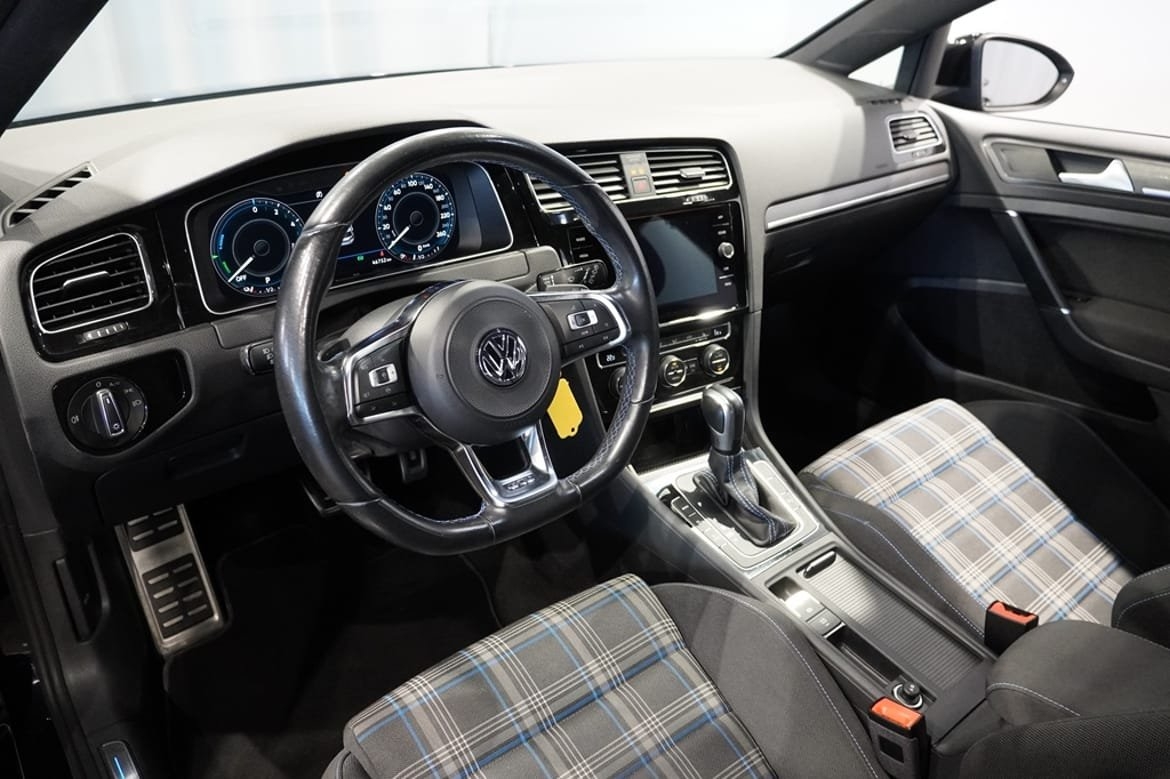 Volkswagen Golf GTE 2020, bild 5/10