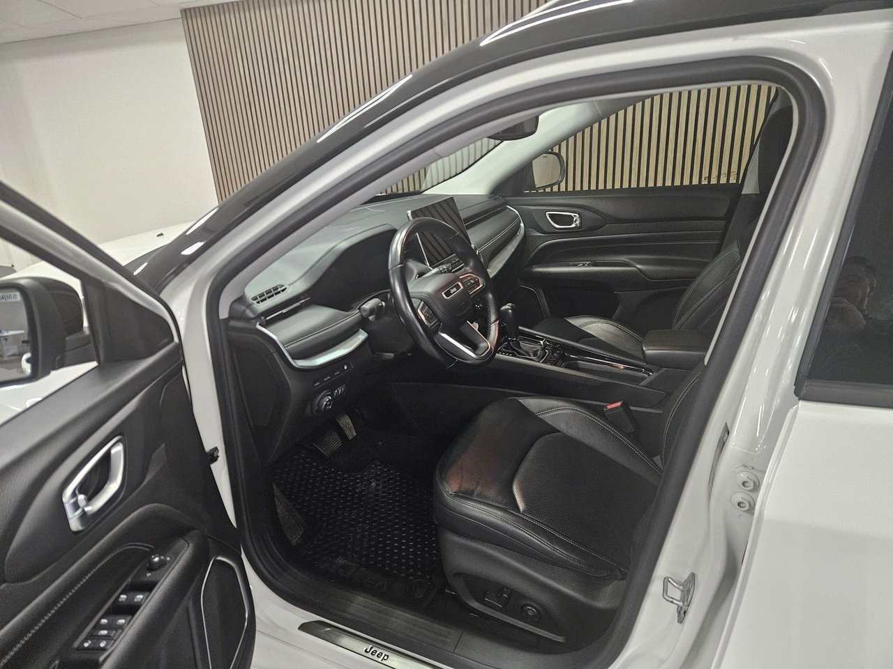 Jeep Compass 4xe Plug-In Hybrid 2022, photo 7/11