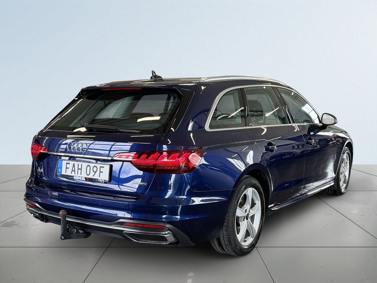 Audi A4 2022, photo 6/10
