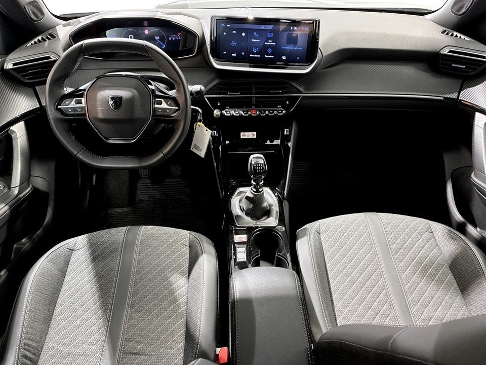 Peugeot 2008 Allure 1.2 PT 130hk 2024, bild 6/10