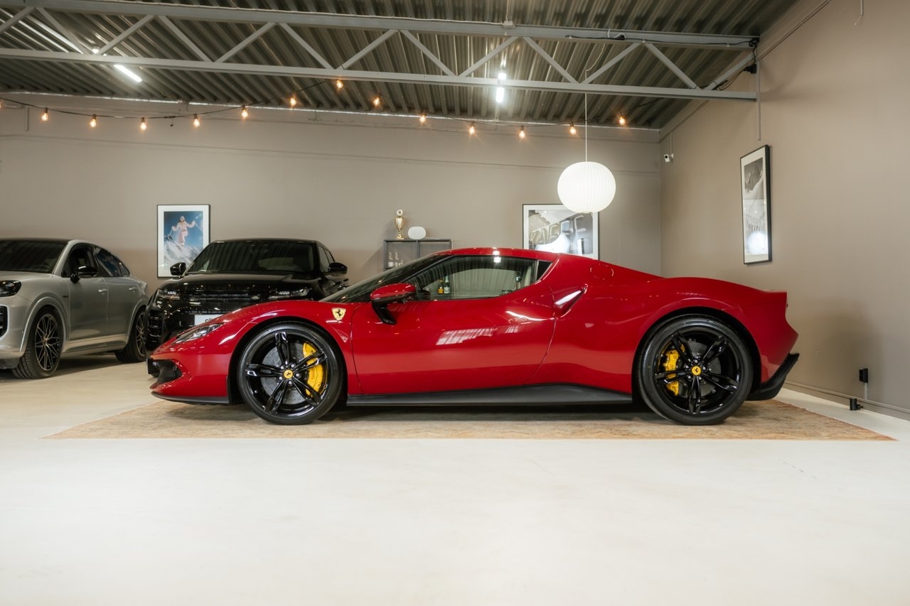 Ferrari 296 GTB GTB 2023, kuva 7/10