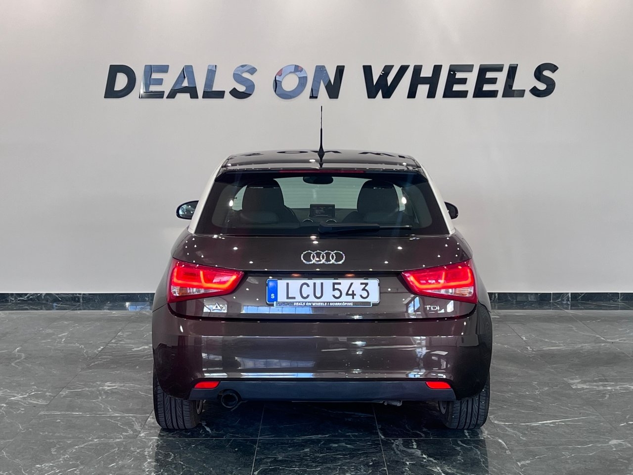Audi A1 1.6 TDI Euro 5 Nyservad 2011, bild 7/19