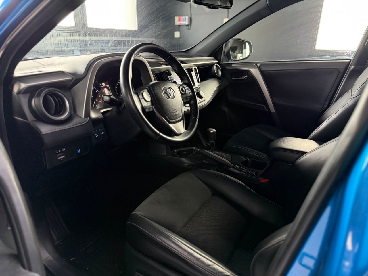 Toyota RAV4 2016, bild 5/10