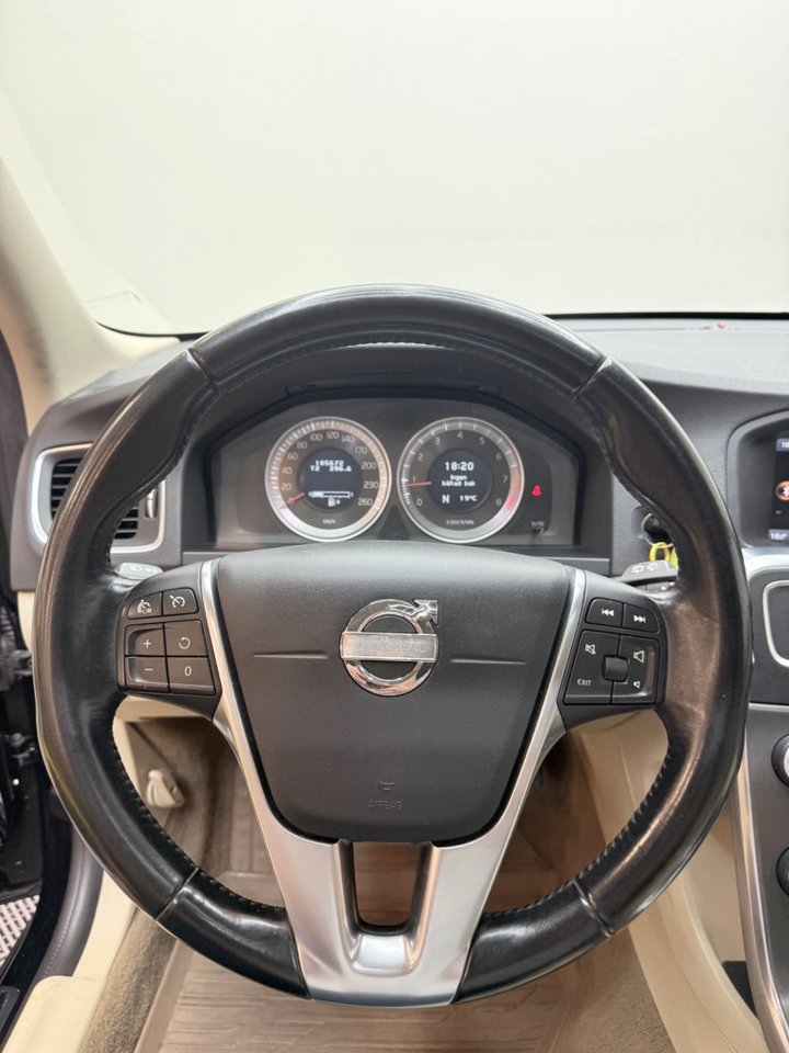 Volvo V60 T4F Powershift 2012, bild 7/11