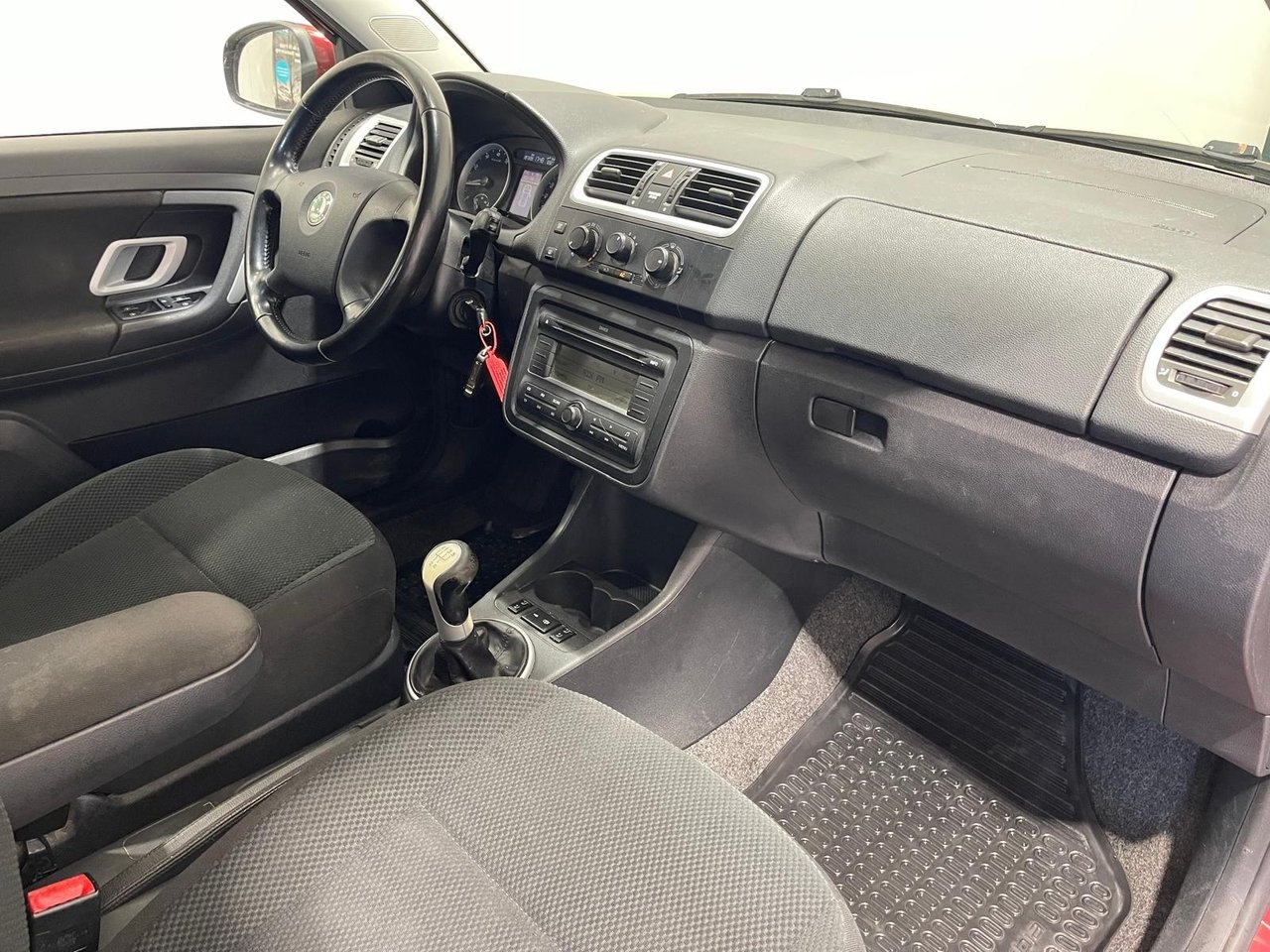 Skoda Fabia 2009, bild 2/14