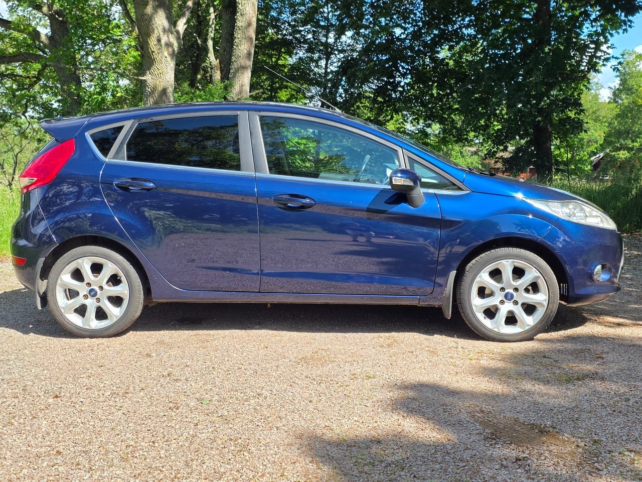 Ford Fiesta 2011, bild 2/11