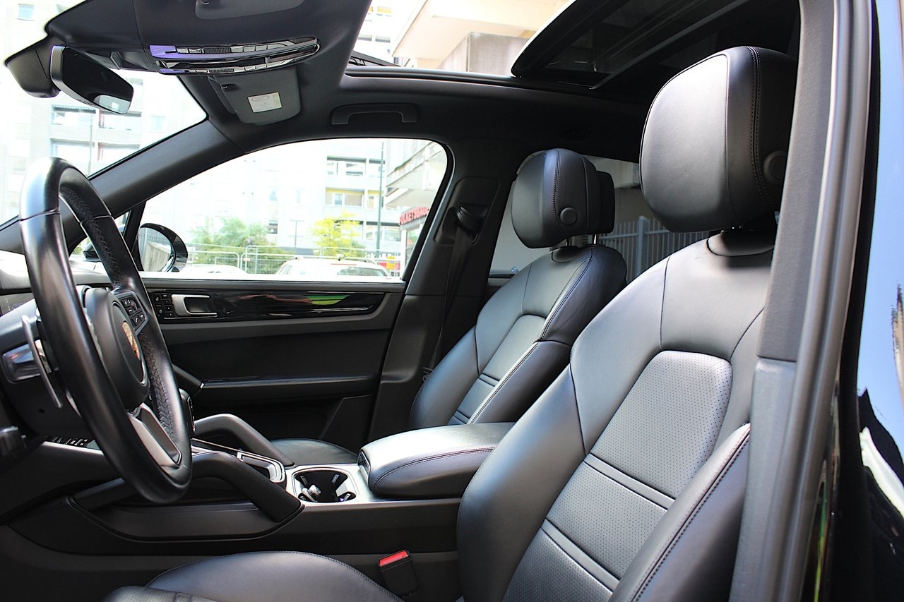 Porsche Cayenne 2020, photo 6/10