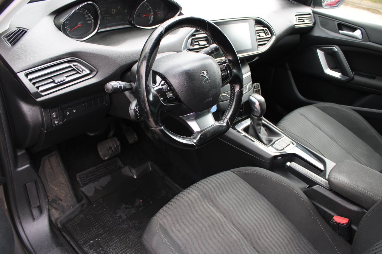 Peugeot 308 SW 1.2 PureTech 130 Active 2016, bild 6/10