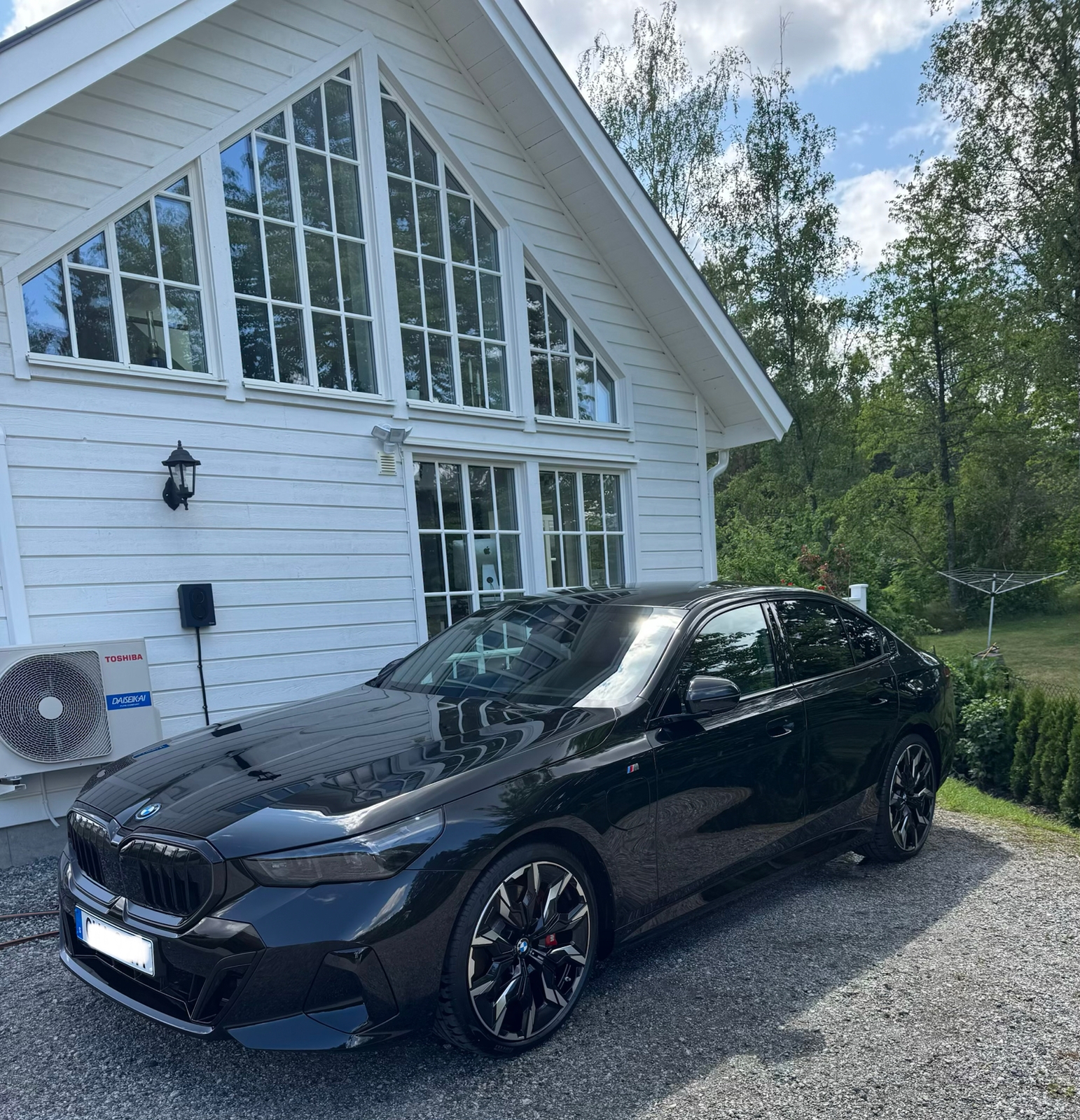 BMW 550 e xDrive Sedan Steptronic 2025, bild 4/21