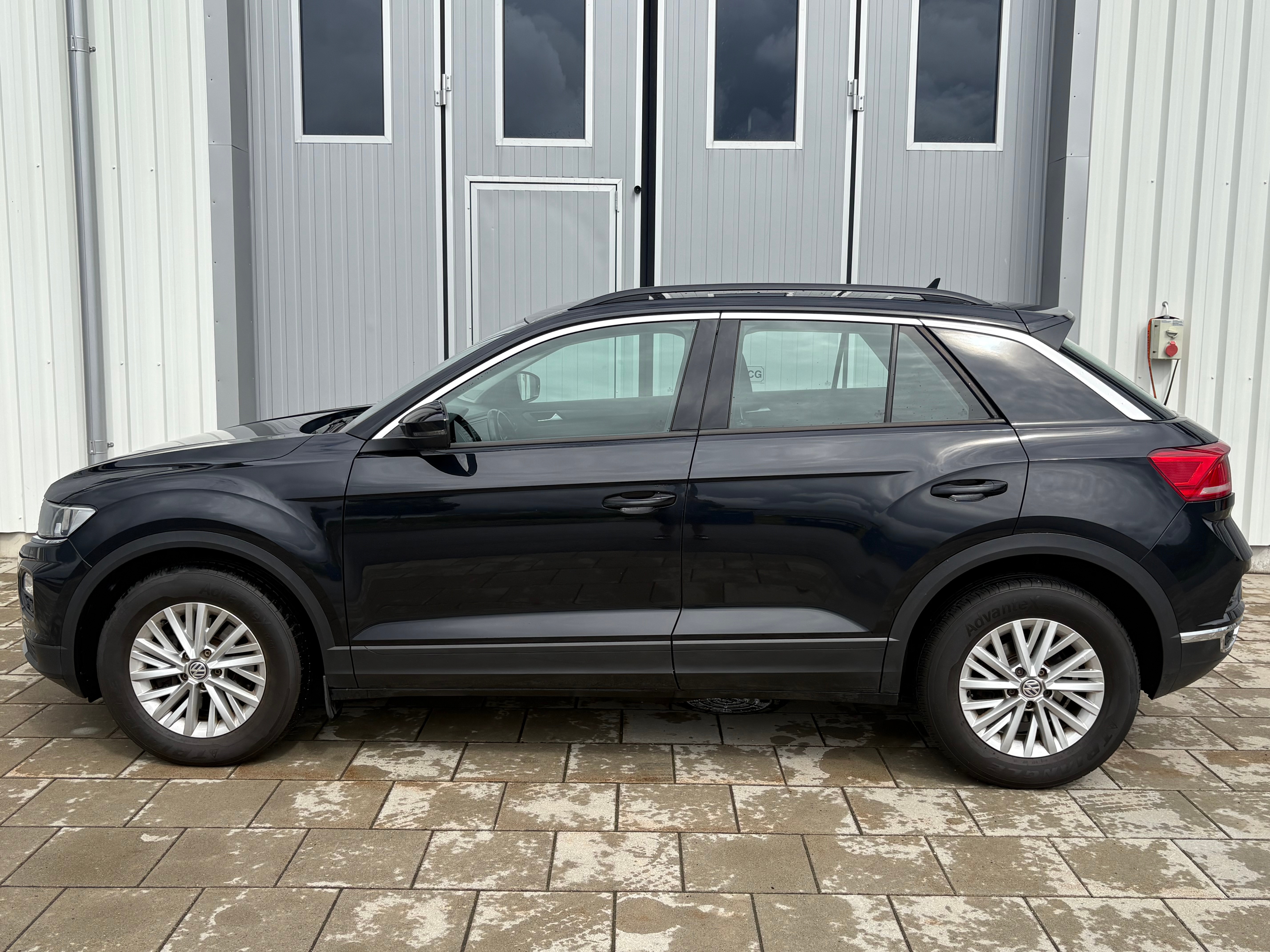 Volkswagen T-Roc 2018, bild 2/10