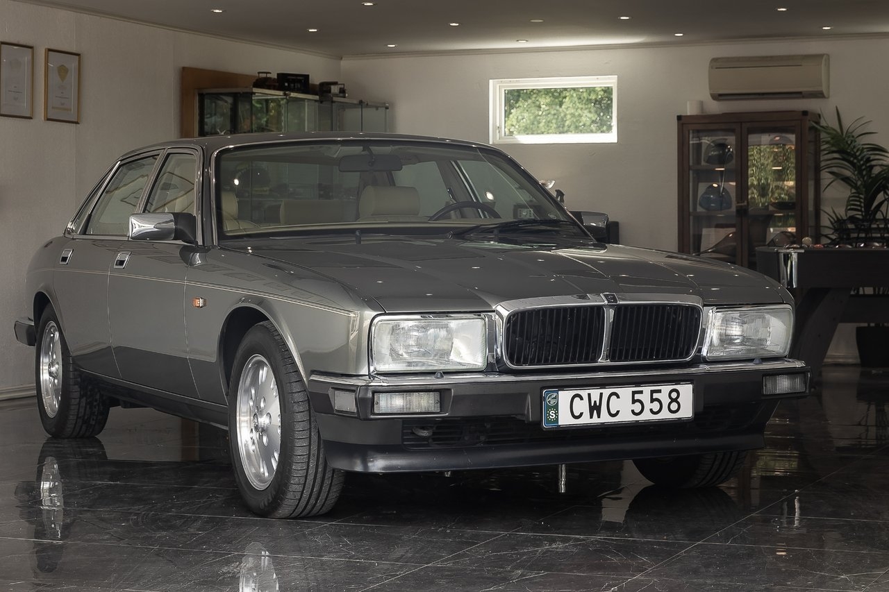 Jaguar XJ