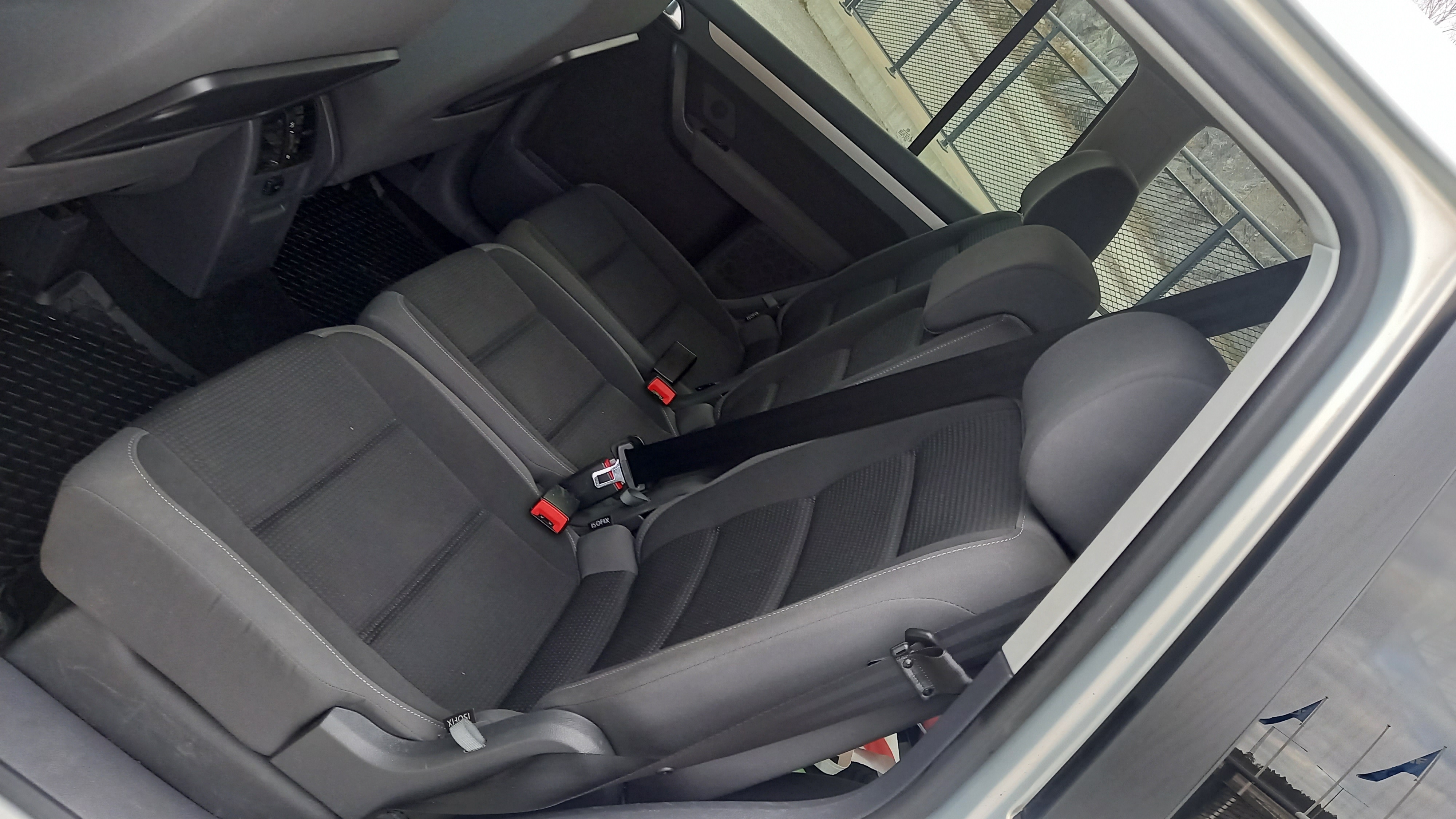 Volkswagen Touran 2010, bild 4/6