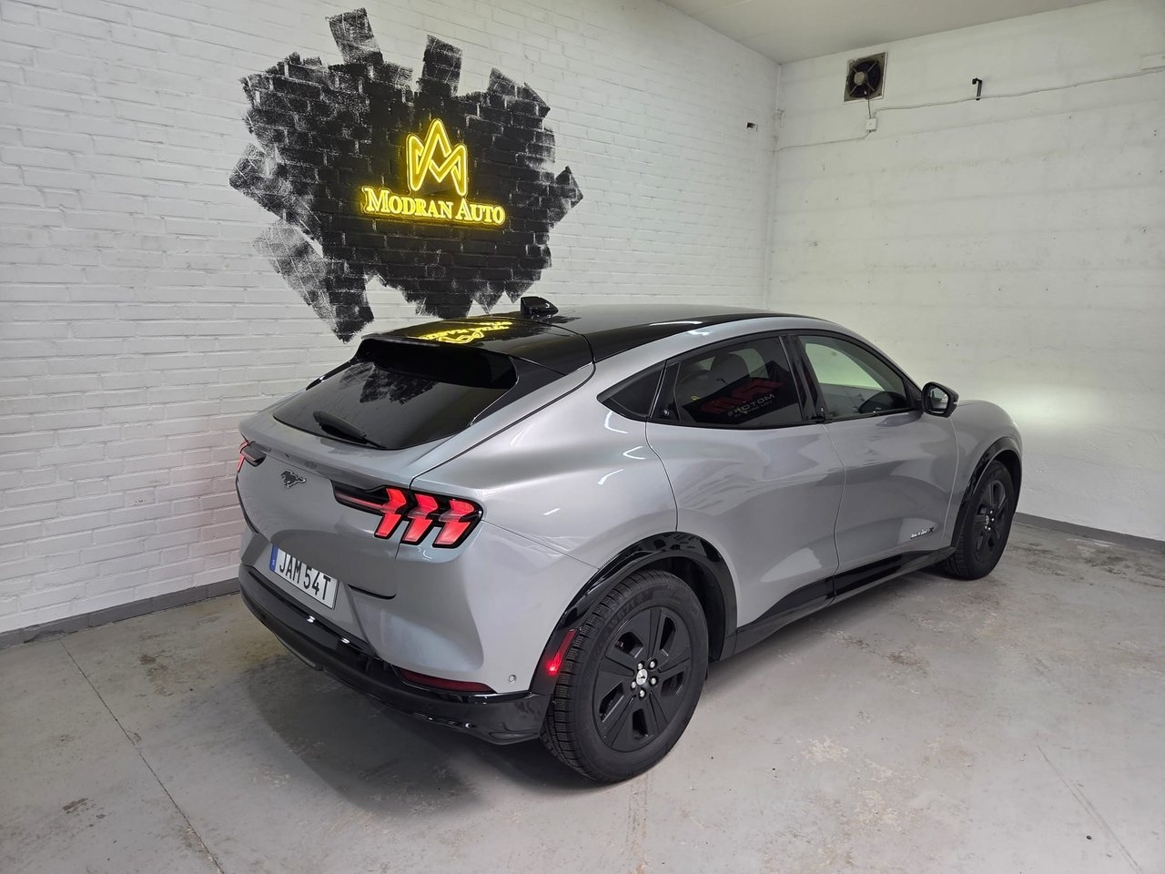 Ford Mustang Mach-E Long Range, 294hk 2021, bild 4/10