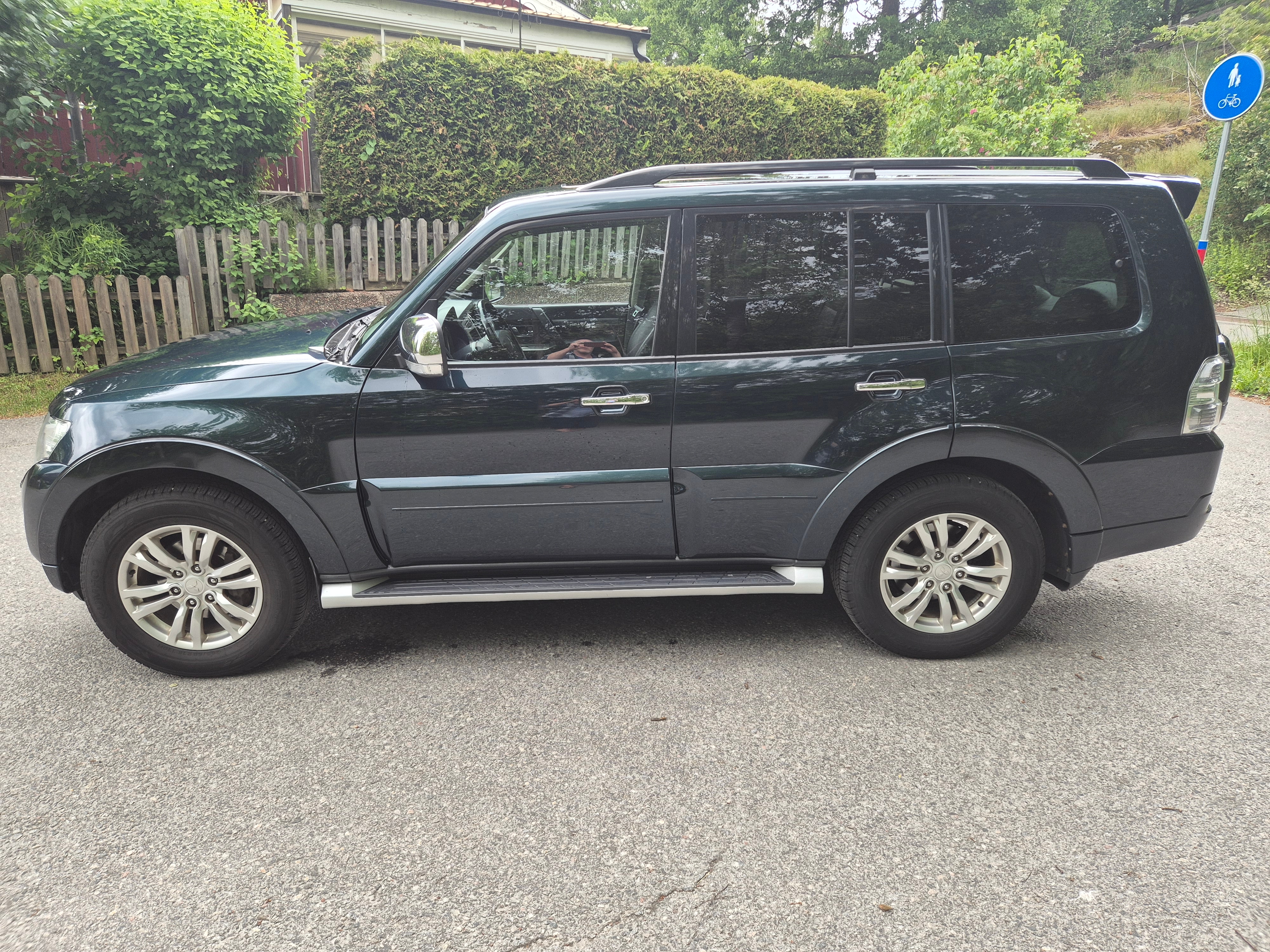 Mitsubishi Pajero 2015, bild 2/10