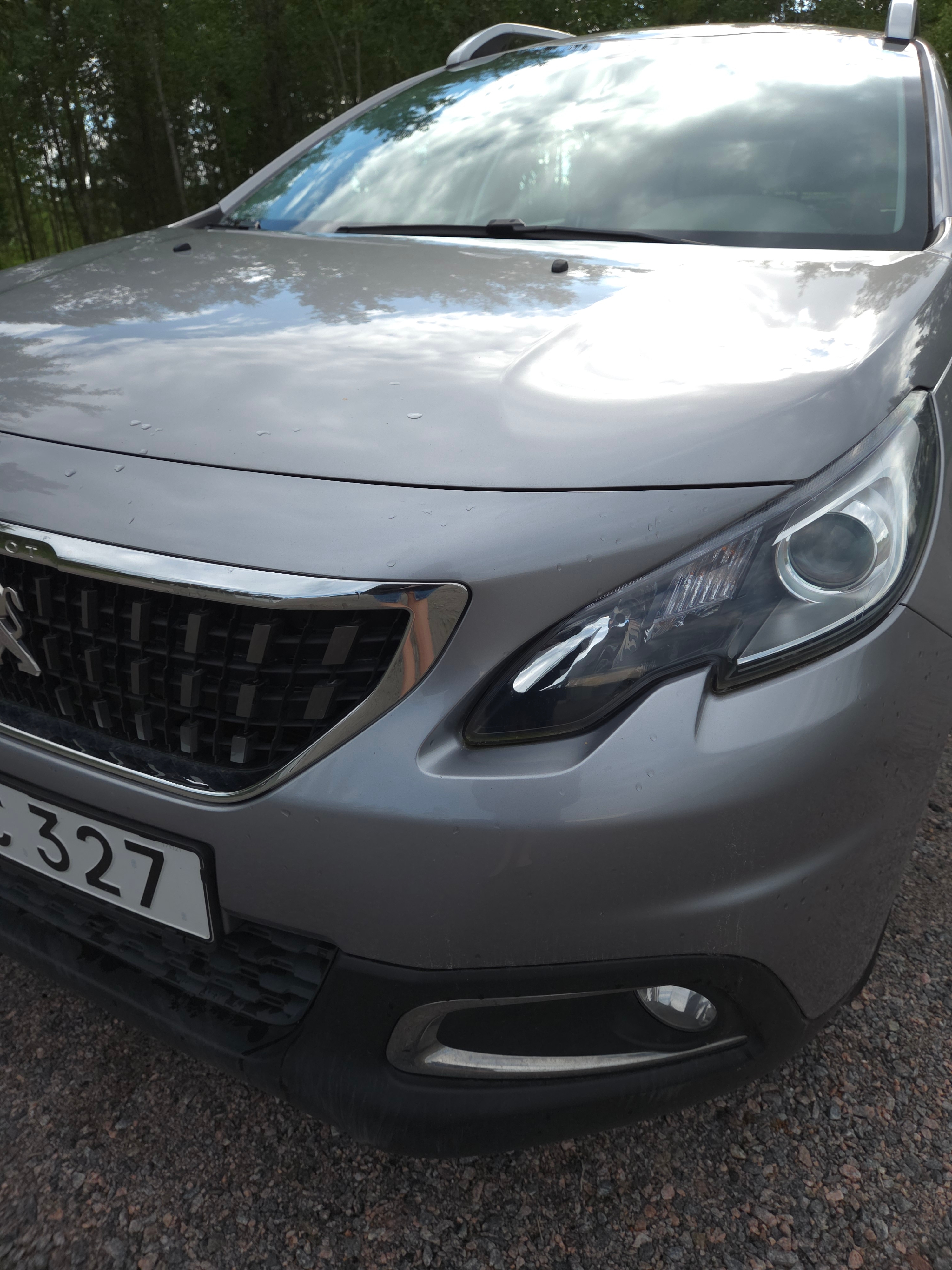 Peugeot 2008 1.2 PureTech 82 Manuell 2017, bild 2/10