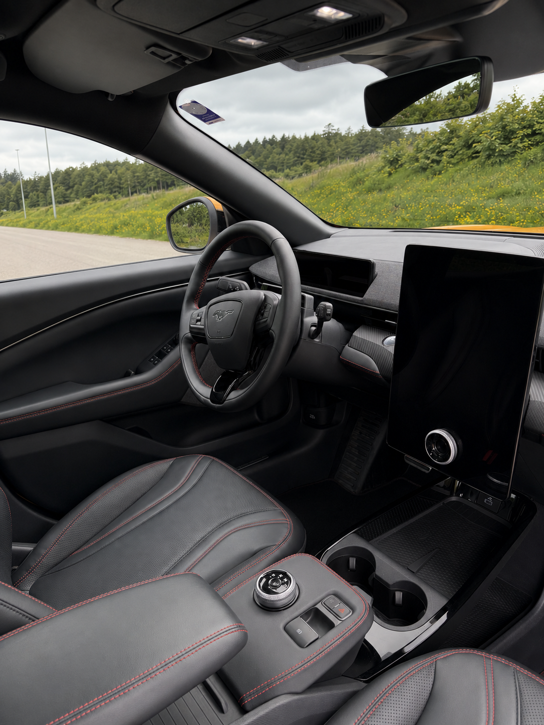 Ford Mustang Mach-E Standard Range AWD 2022, kuva 6/10