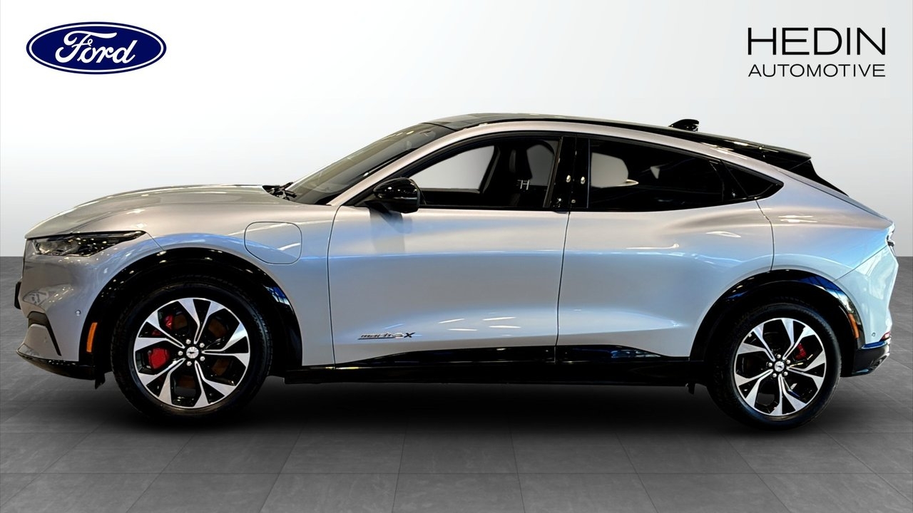 Ford Mustang Mach-E AWD 2022, bild 6/13