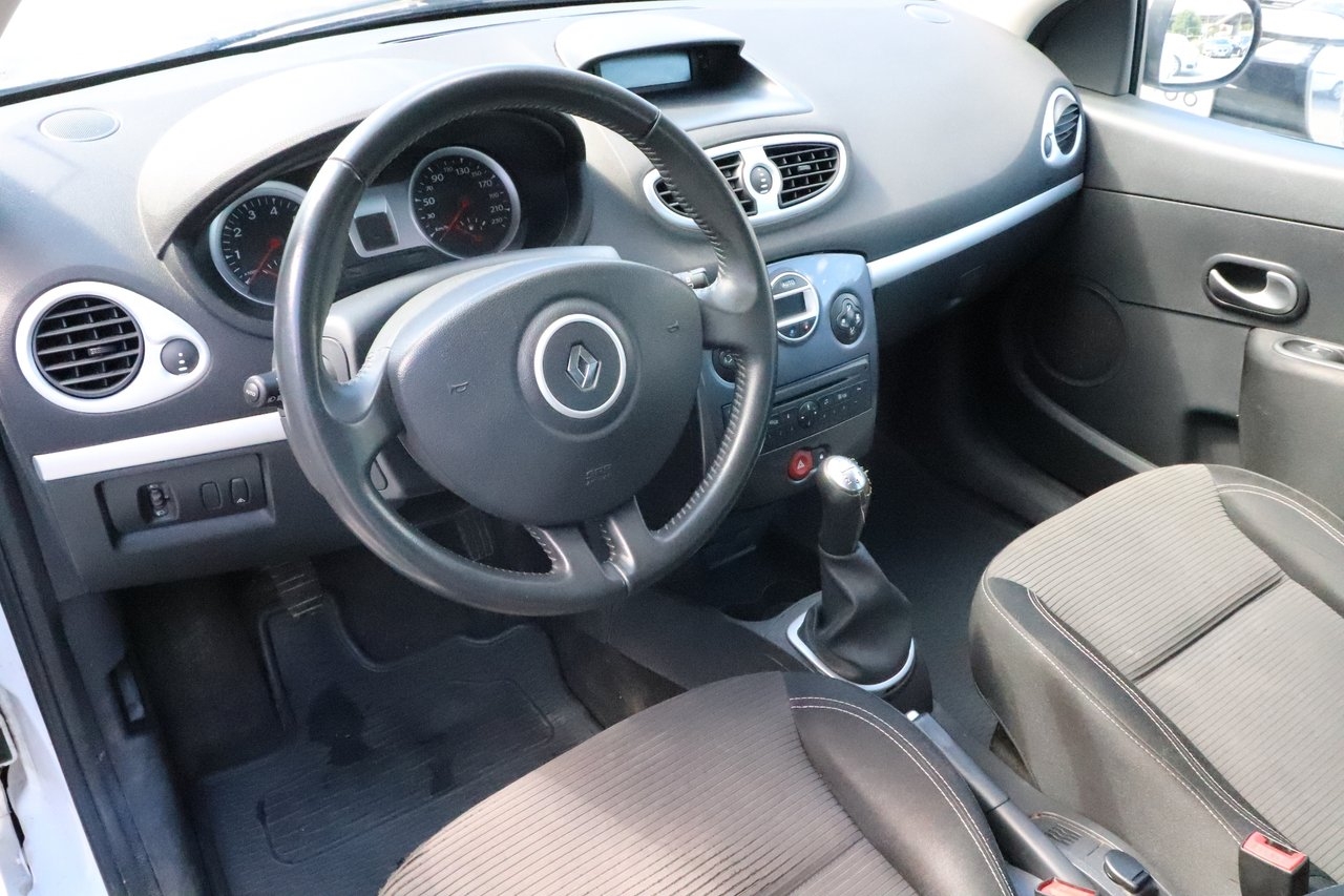 Renault Clio 2012, photo 6/9
