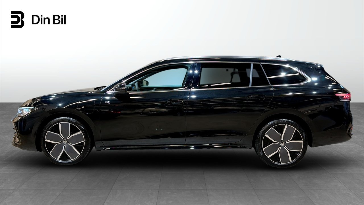 Volkswagen Passat eHybrid R-Line SWE ED 2026, bild 2/10