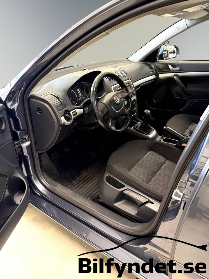 Skoda Octavia 2013, bild 6/7