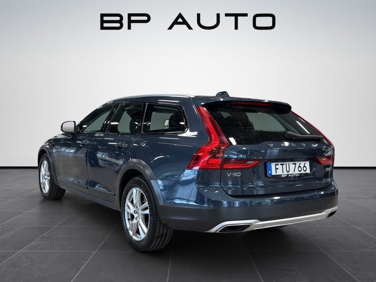 Volvo V90 Cross Country 2019, photo 4/22