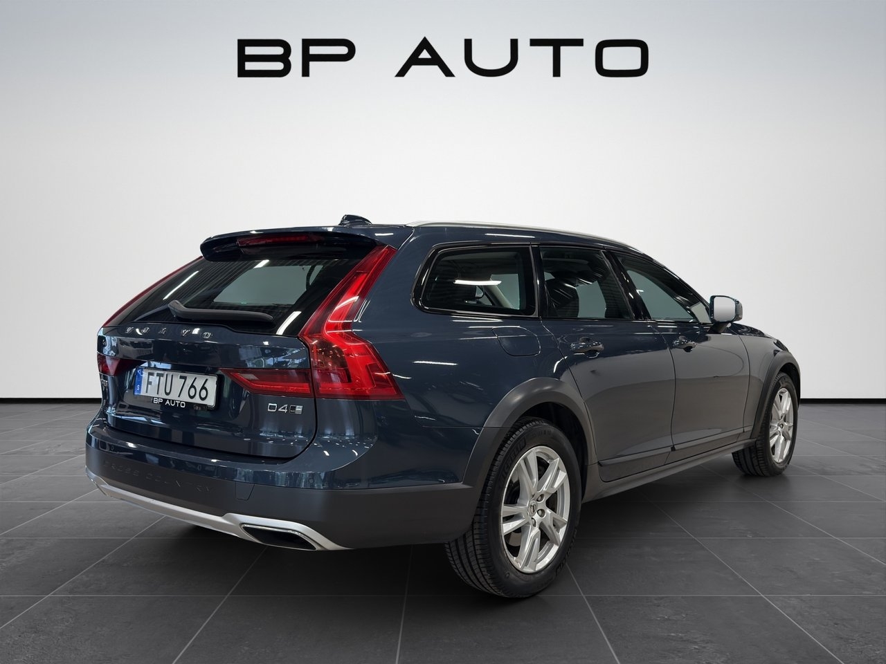 Volvo V90 Cross Country 2019, photo 6/22