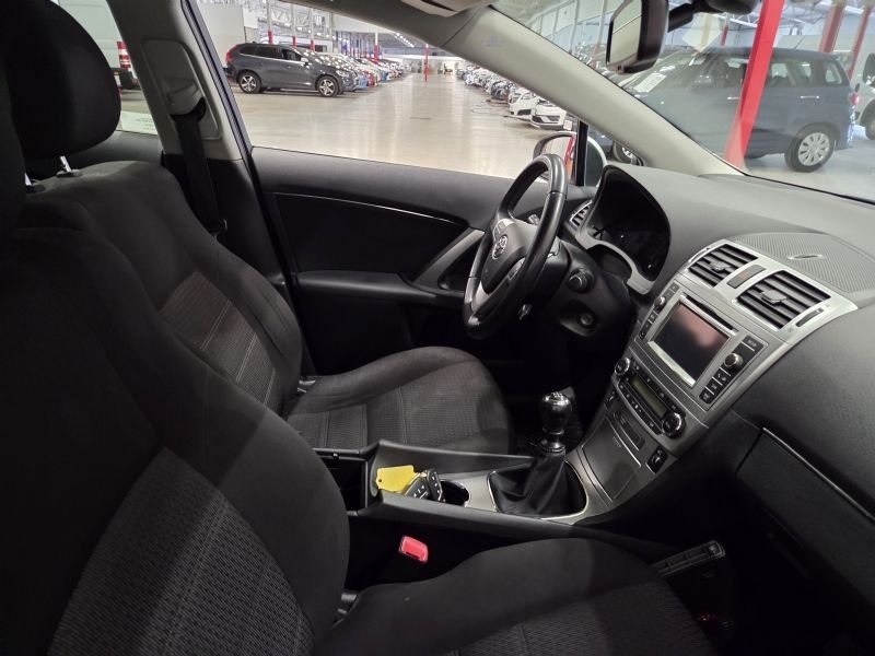 Toyota Avensis 2013, bild 4/10