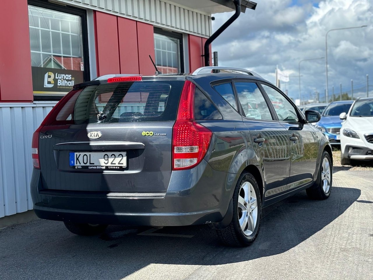 Kia Ceed cee'd_sw 1.6 CRDi ECO 2010, photo 7/10
