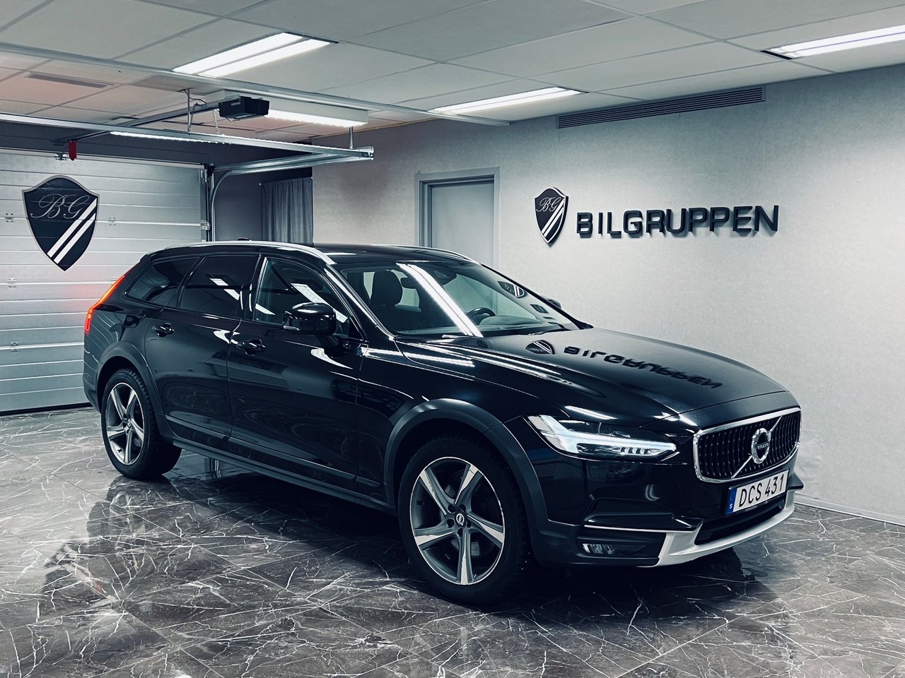 Volvo V90 Cross Country 2017, bild 2/10