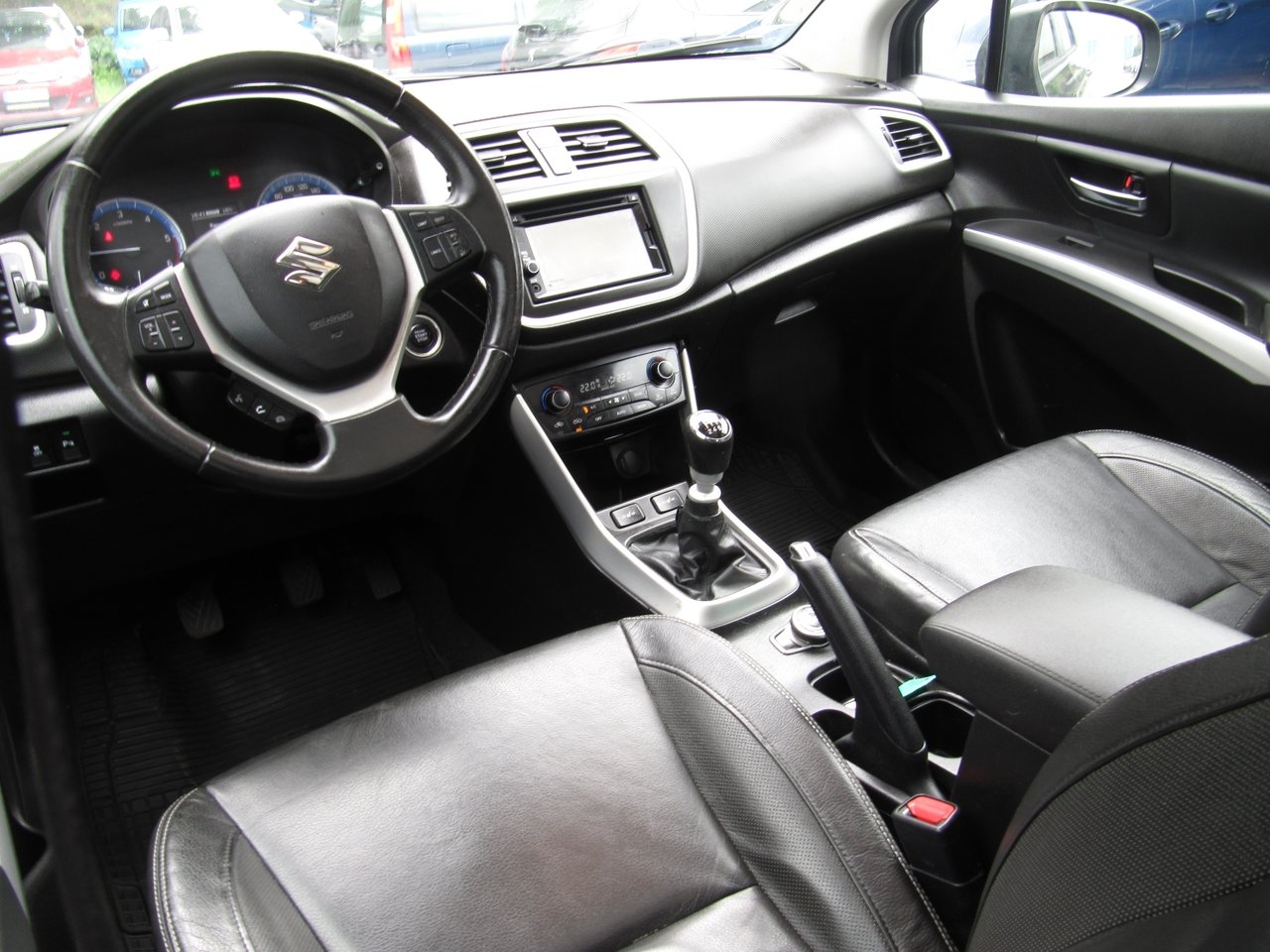Suzuki S-Cross 2014, bild 6/10