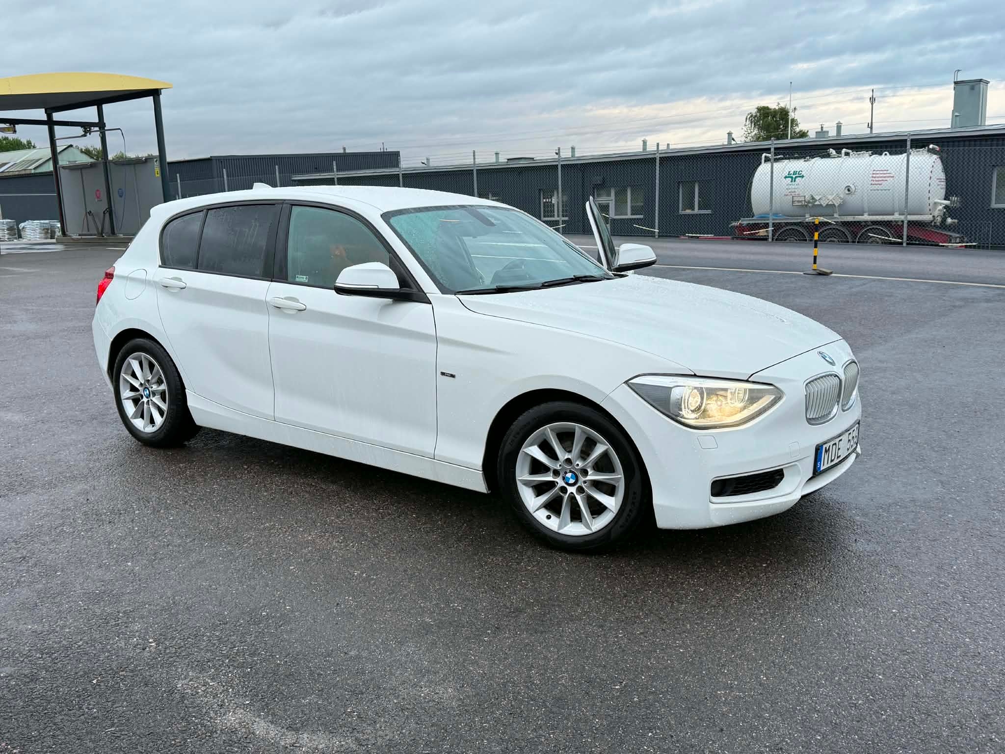 BMW 118 d 5-dörrars Steptronic 2012, bild 4/10