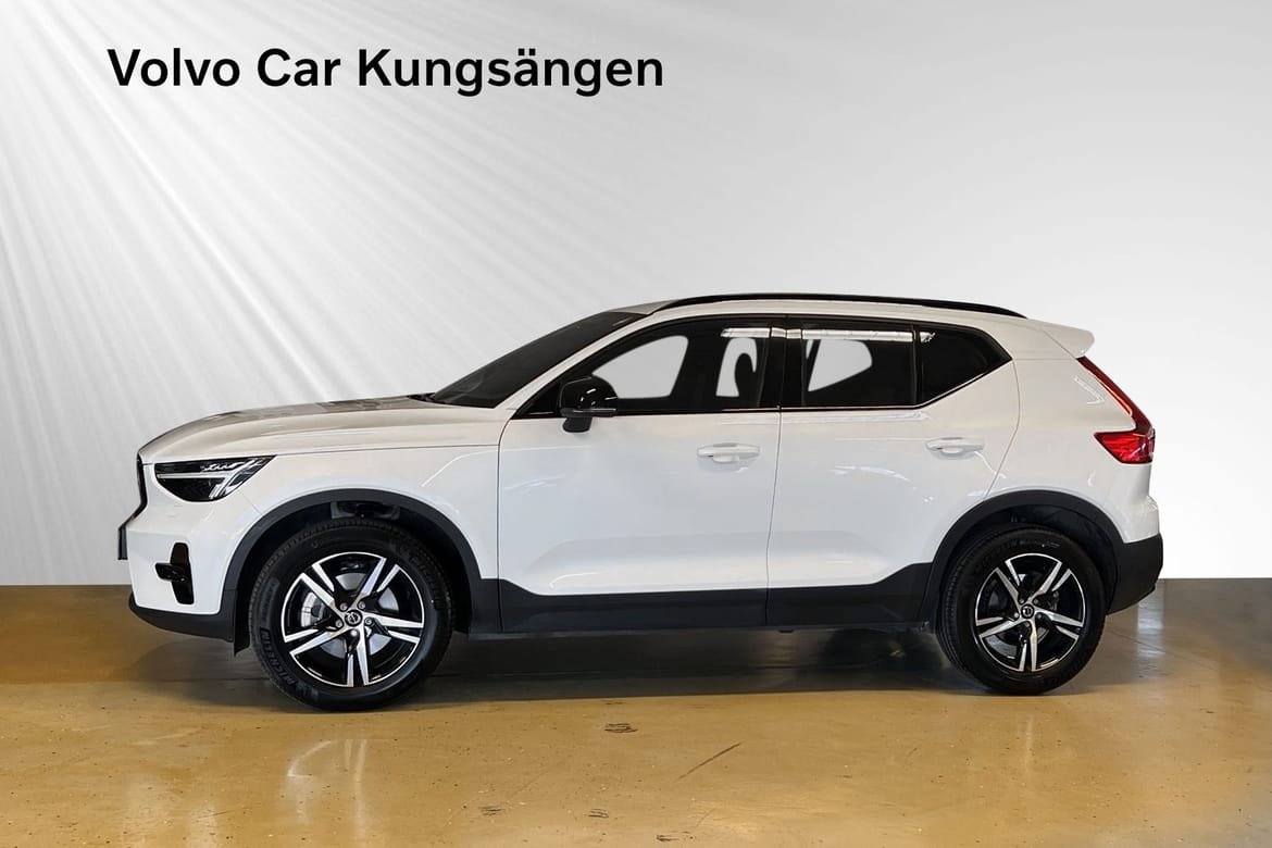 Volvo XC40 B4 FWD Bensin Plus Dark 2026, bild 3/10