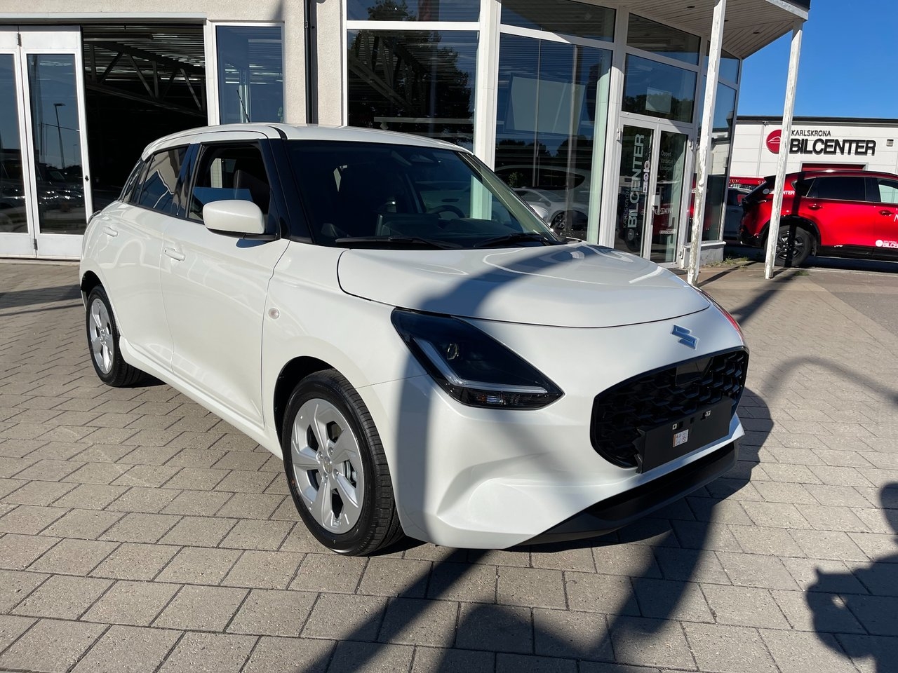 Suzuki Swift 1.2 82 hk Hybrid Select CVT 2026, bild 3/19