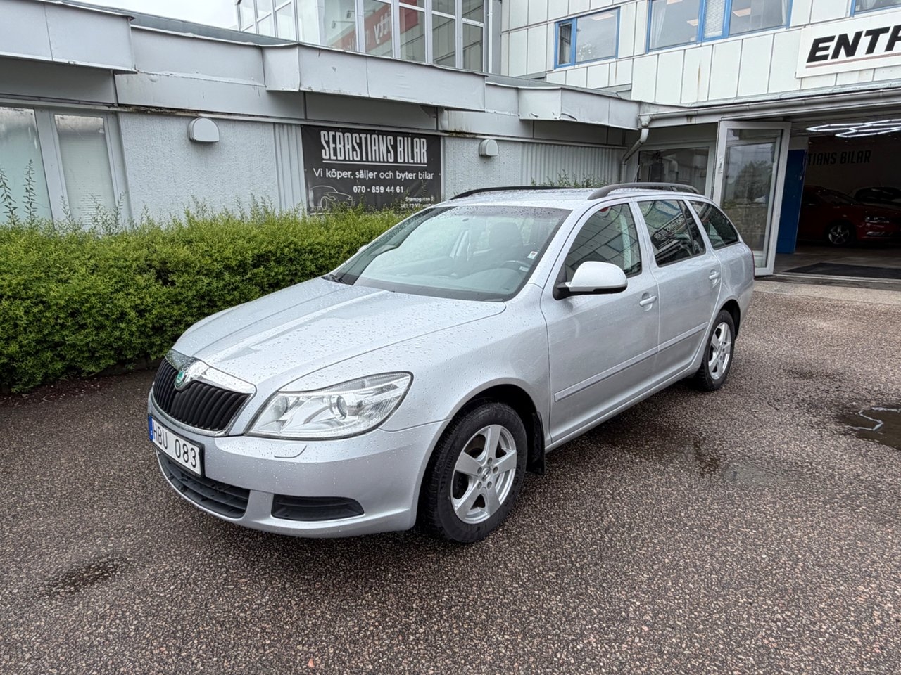 Skoda Octavia 2011, kuva 3/4