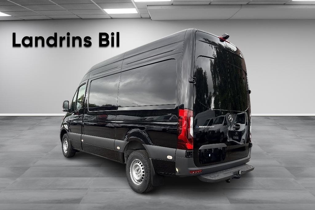 Mercedes-Benz eSprinter 420 81 kWh 2026, photo 6/10