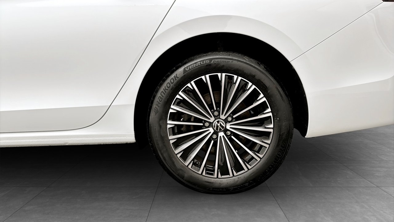 Volkswagen Passat 2025, bild 6/19