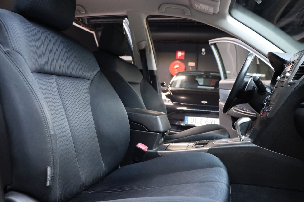 Subaru Legacy 2010, bild 7/17