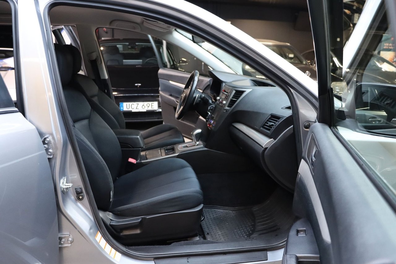 Subaru Legacy 2010, bild 6/17