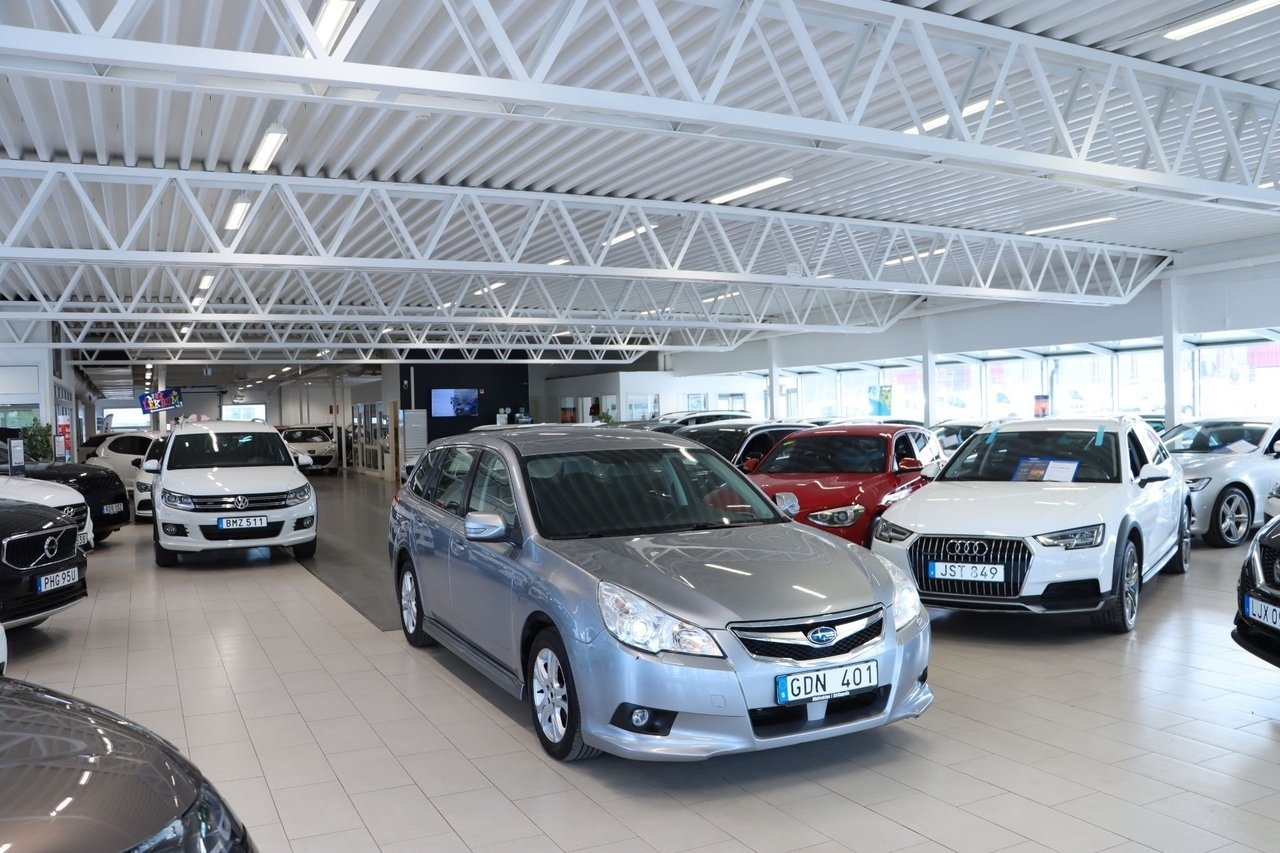 Subaru Legacy 2010, bild 2/17