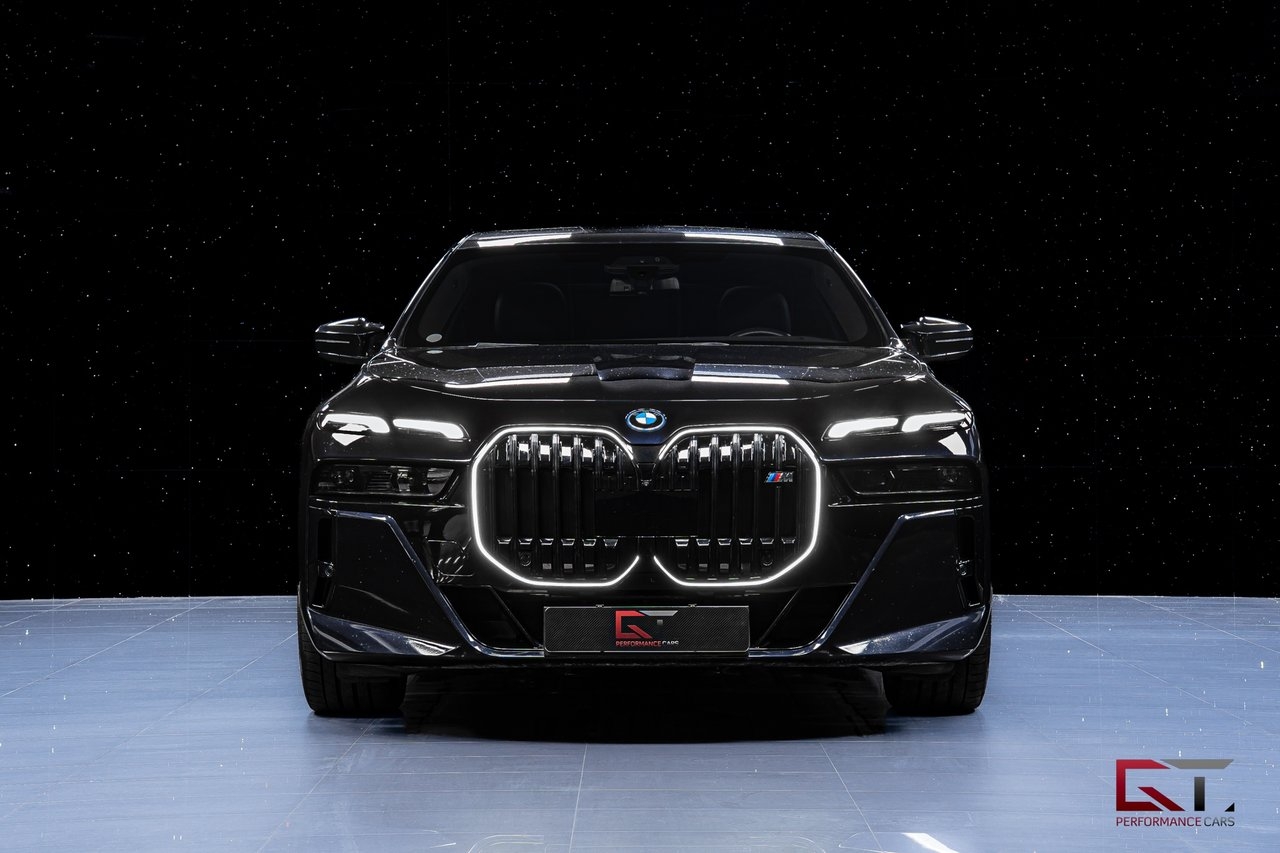 BMW M760e 2024, kuva 3/10