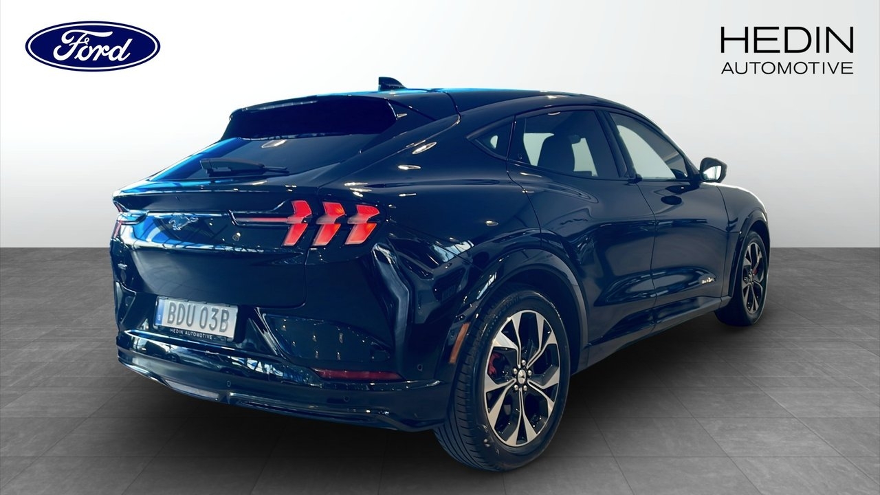 Ford Mustang Mach-E 2021, bild 2/10