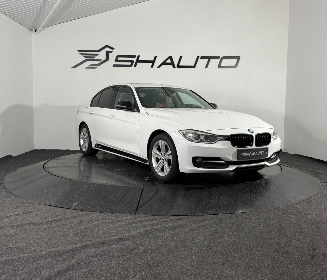 BMW 320 d Sedan Steptronic Sport line 2013, bild 3/10