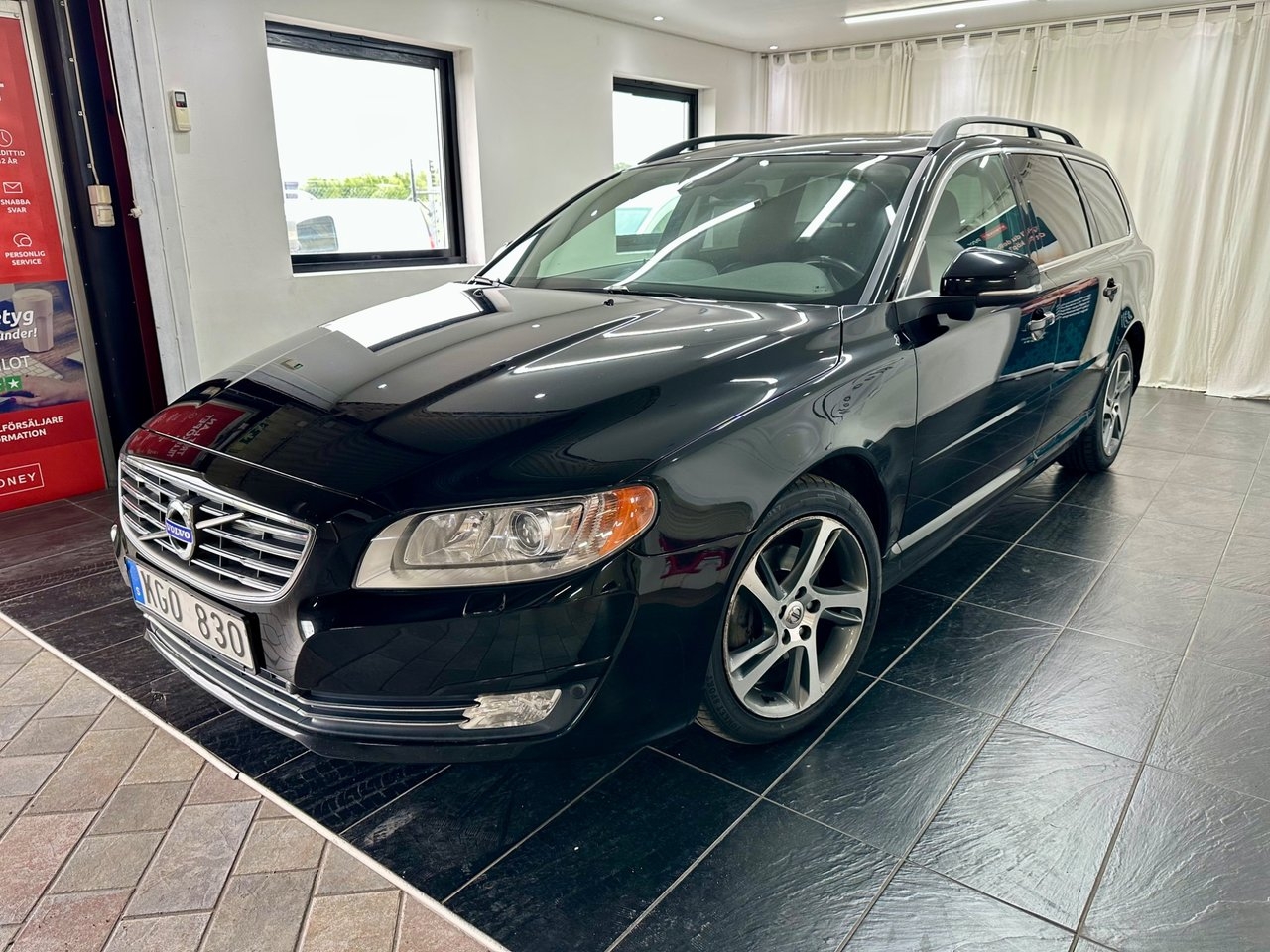 Volvo V70 D2 Geartronic, 115hk Momentum 2014, bild 4/16
