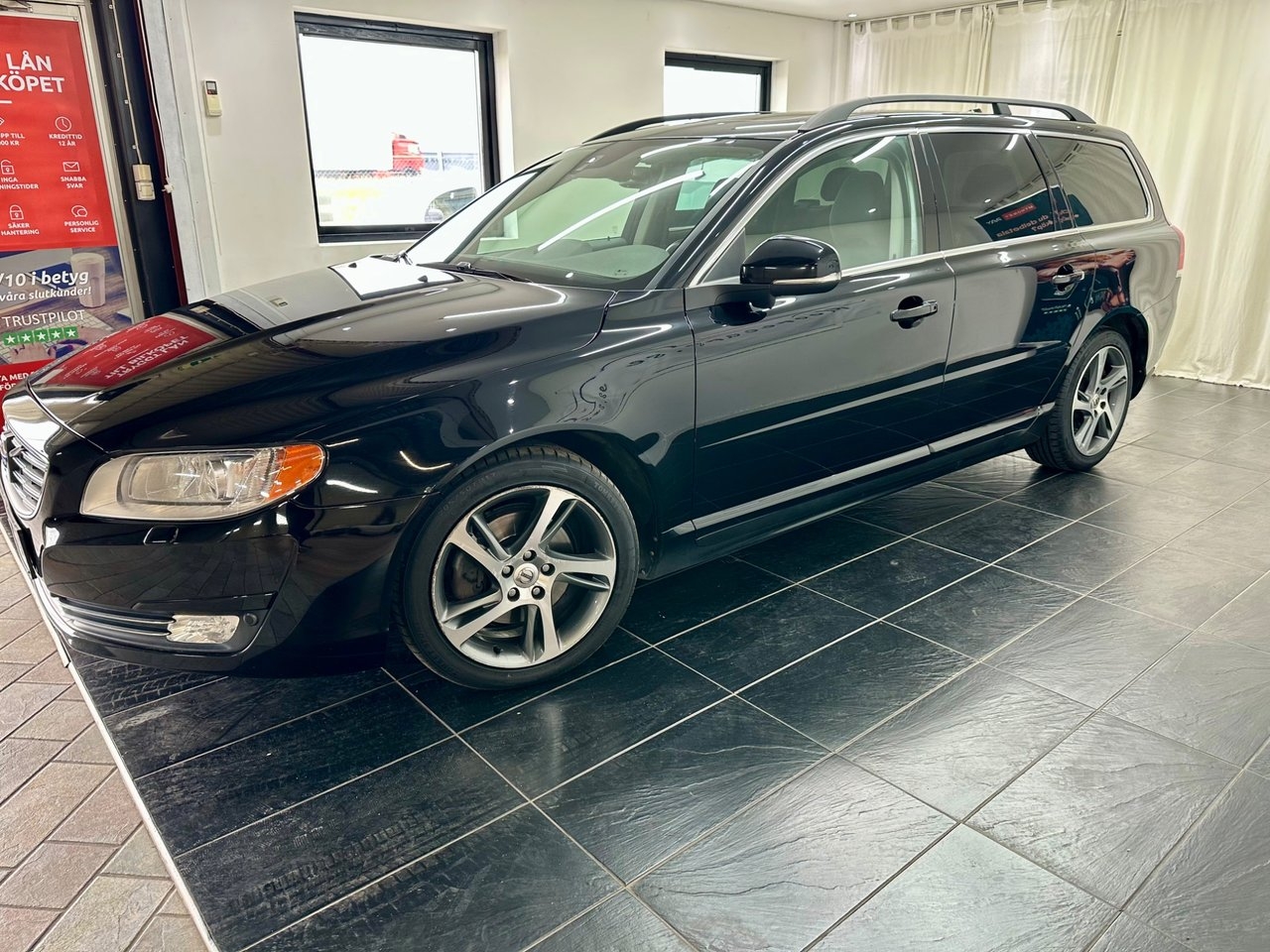 Volvo V70 D2 Geartronic, 115hk Momentum 2014, bild 5/16
